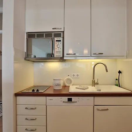 Haus Bergstraße 35 02 *